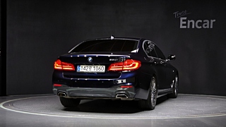 BMW 5-SERIES G30 2019