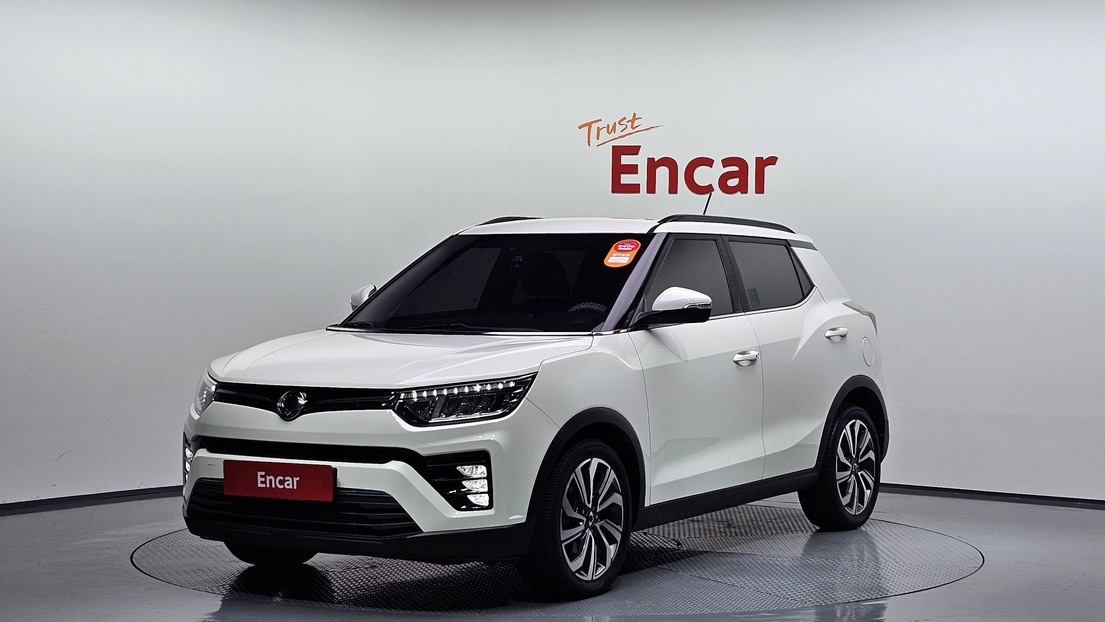 SSANGYONG TIVOLI VERY NEW