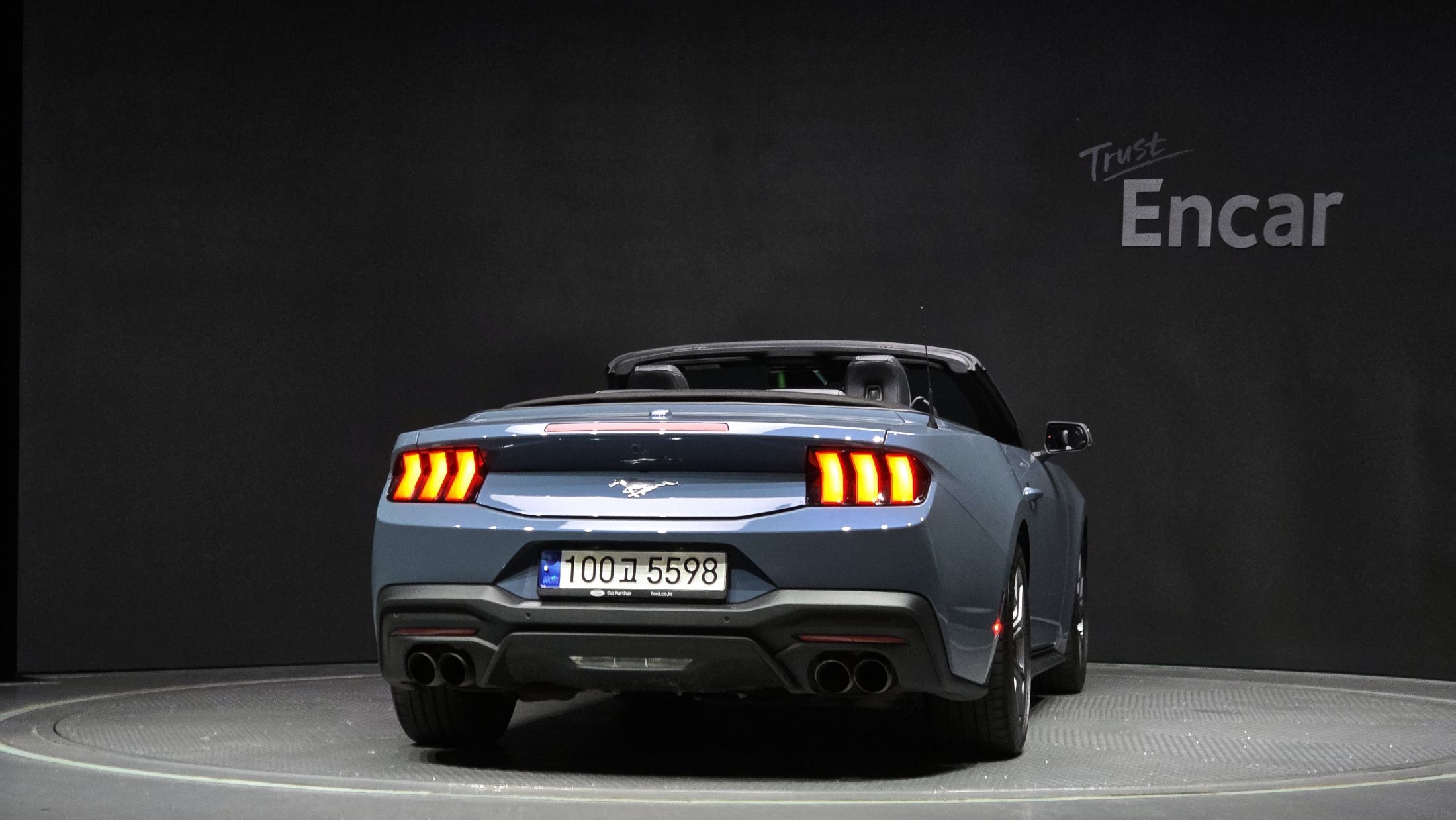FORD MUSTANG