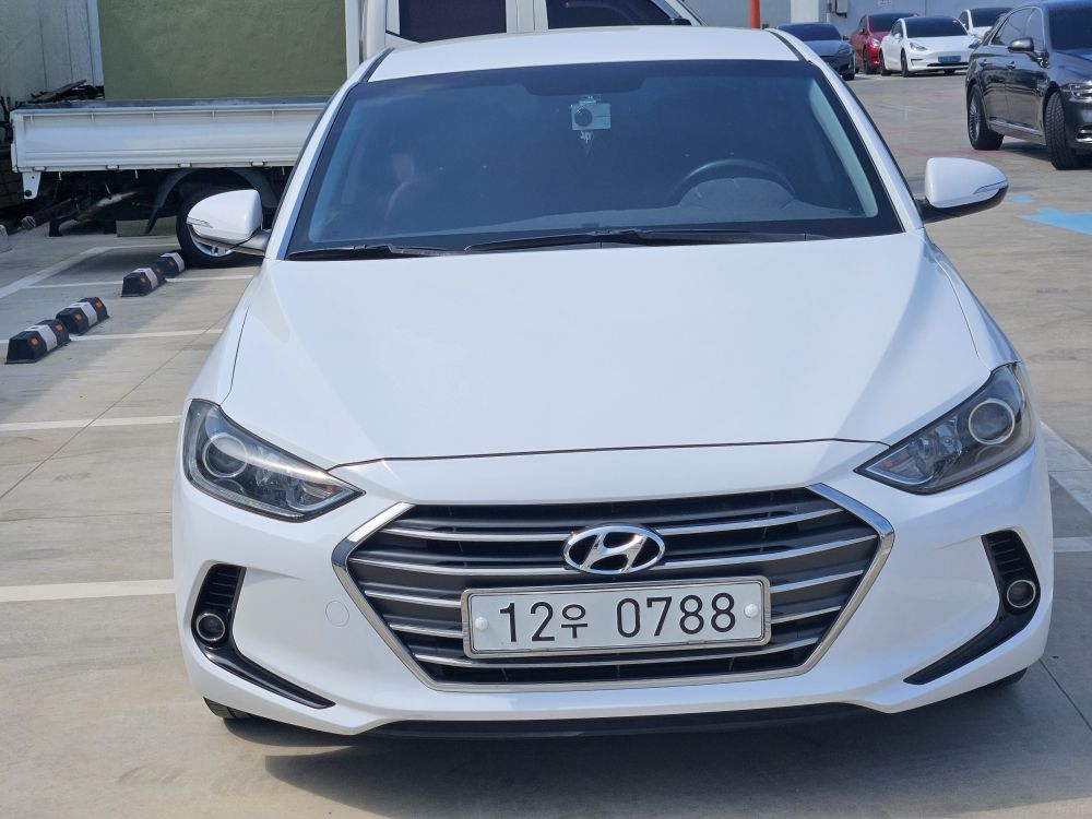 HYUNDAI AVANTE AD 2015