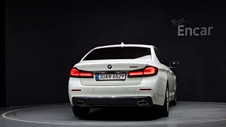 BMW 5-SERIES G30 520i Luxury 2020