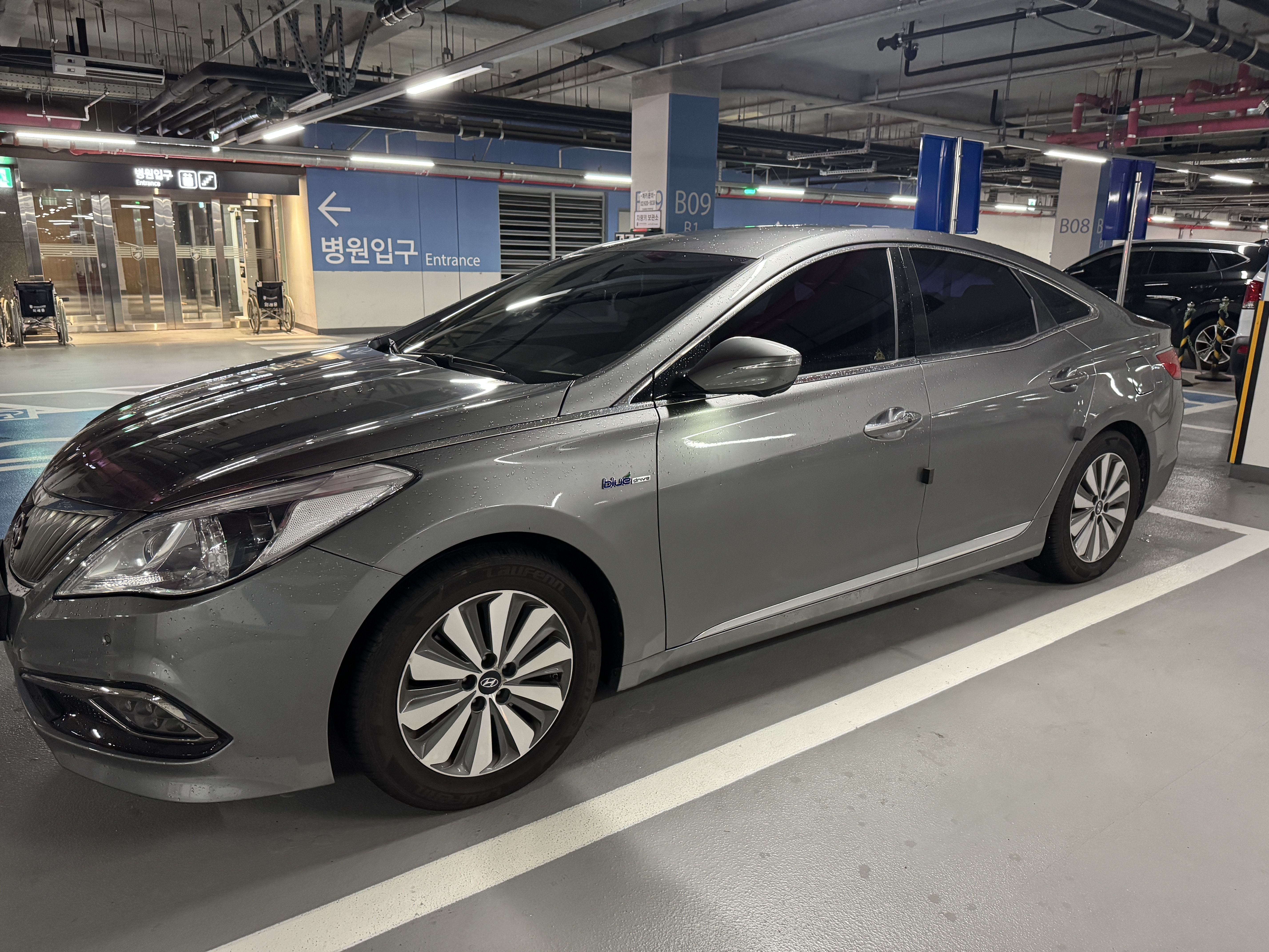 HYUNDAI GRANDEUR HG HYBRID 2017