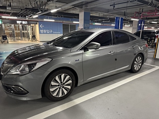 HYUNDAI GRANDEUR HG HYBRID 2017