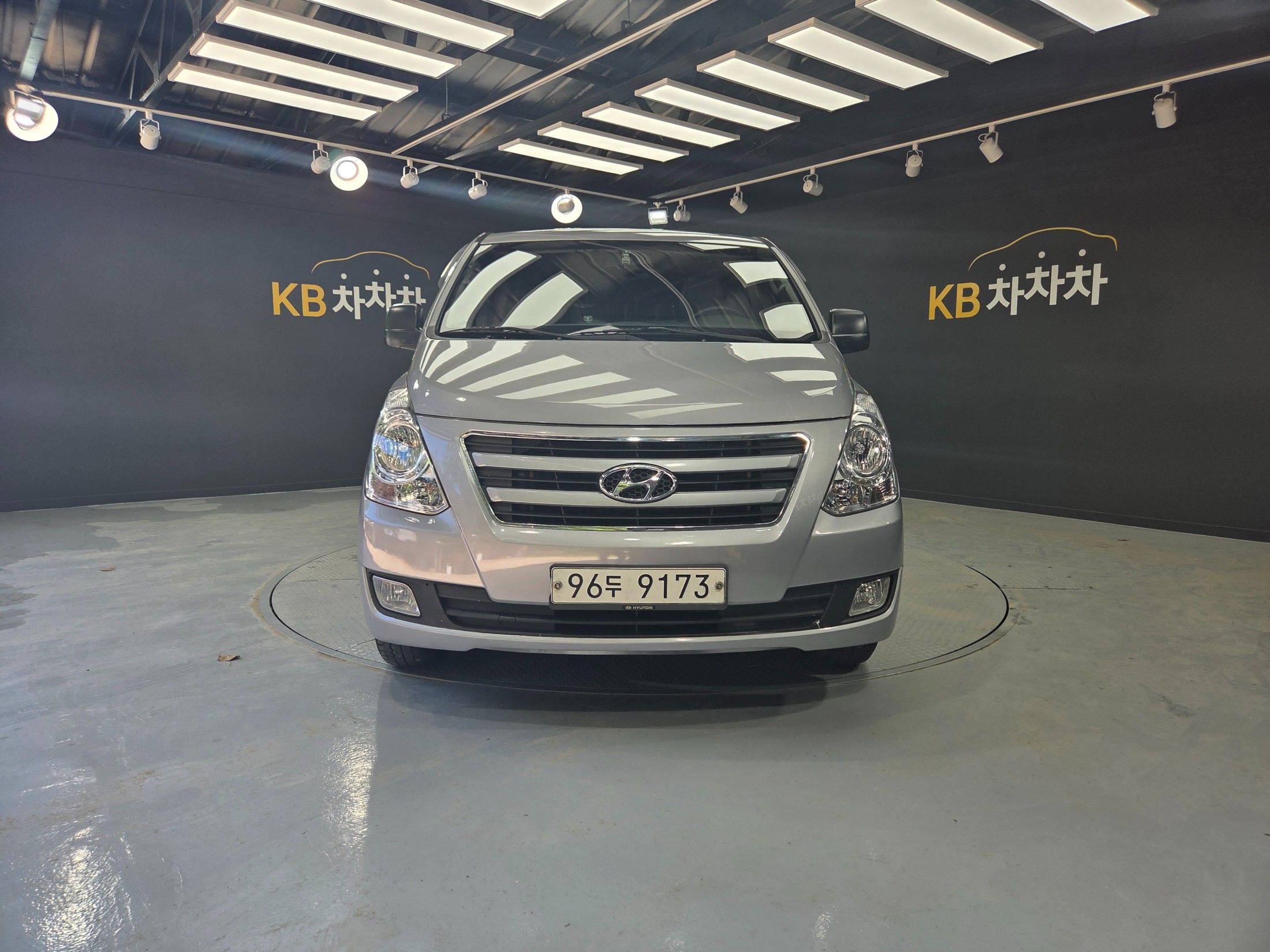 HYUNDAI STAREX GRAND