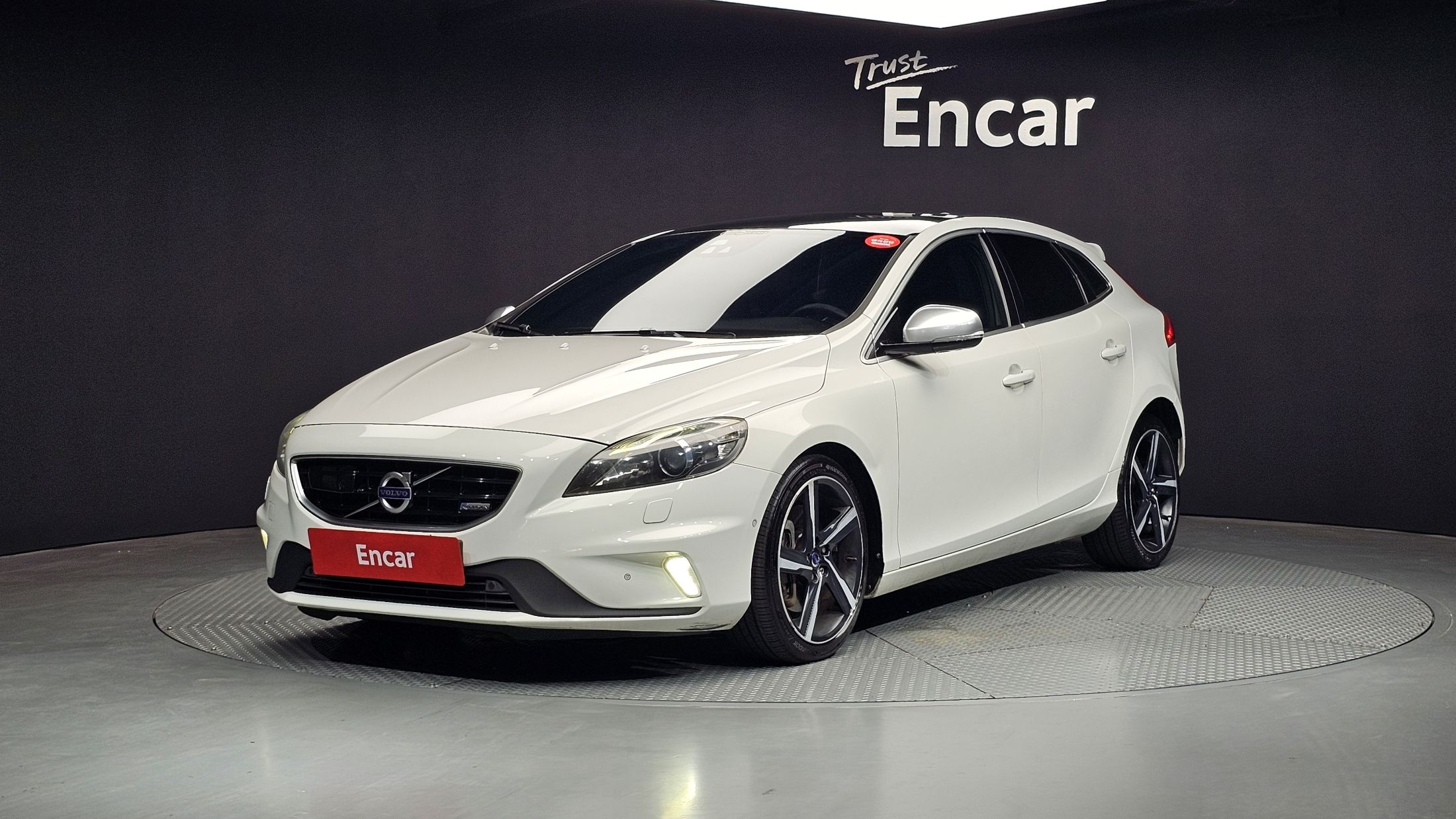 VOLVO V40 2014