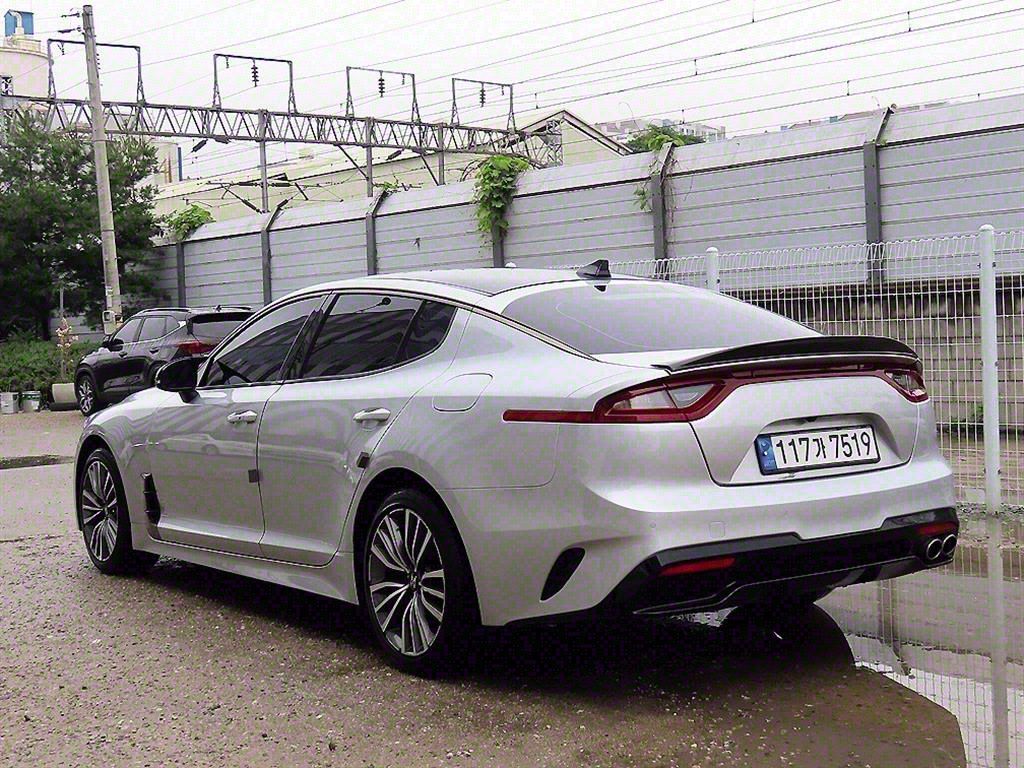KIA STINGER
