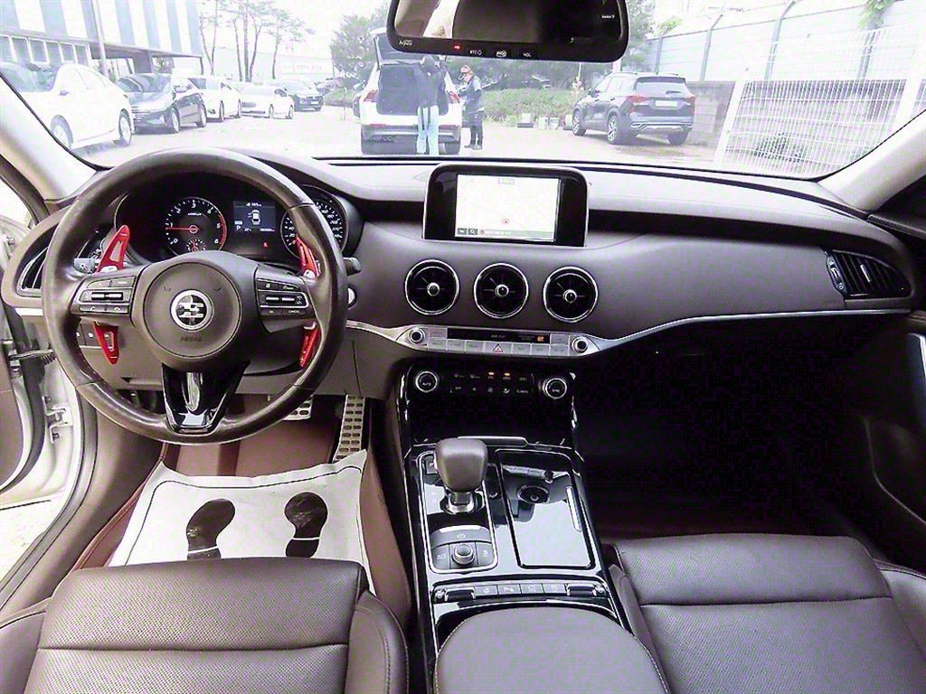 KIA STINGER