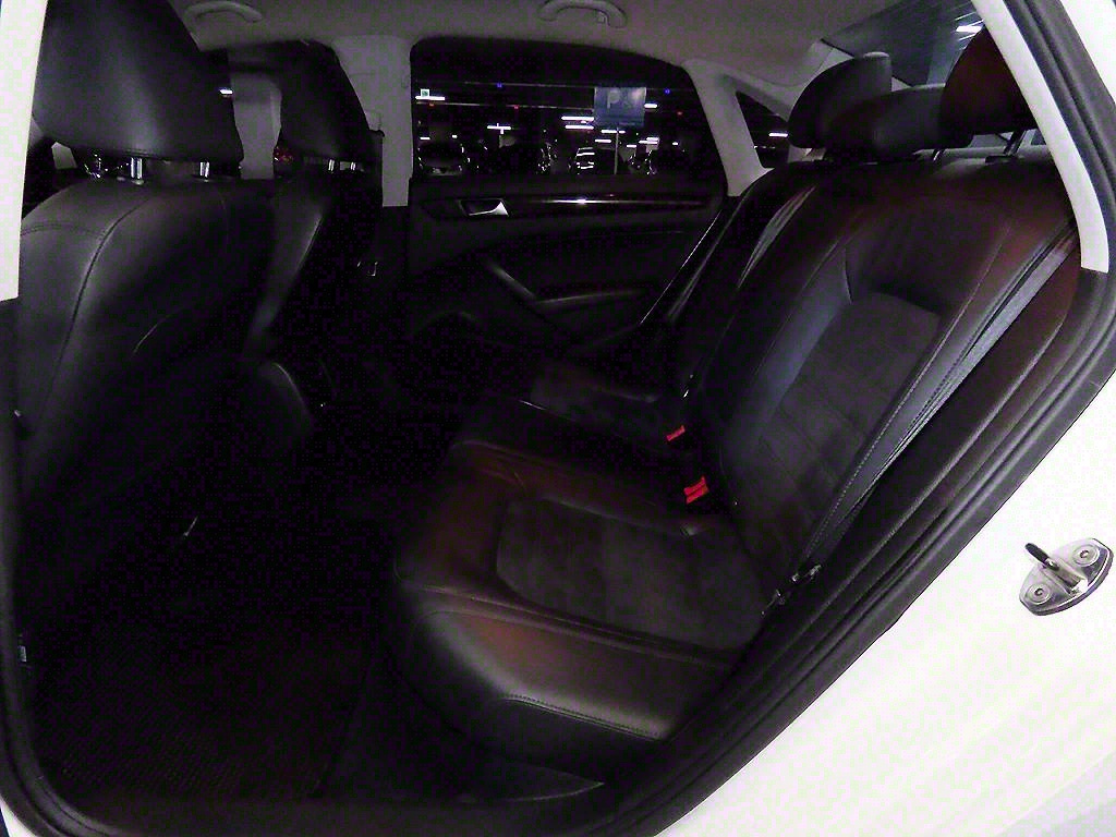 VOLKSWAGEN PASSAT 2014