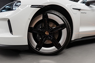 Заказать PORSCHE TAYCAN