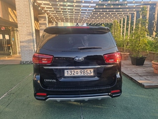 KIA CARNIVAL 2018