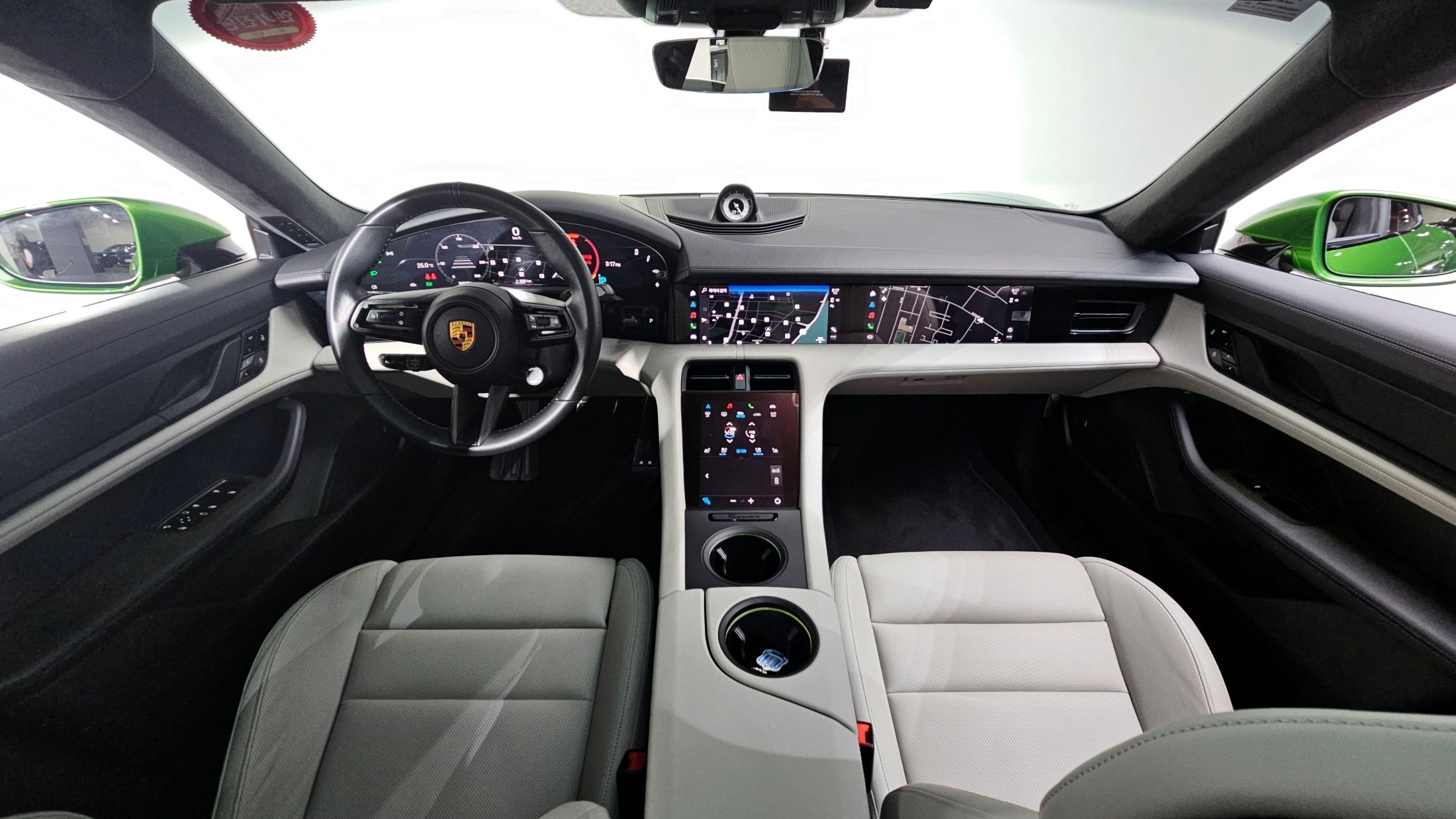 PORSCHE TAYCAN 2021