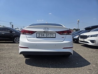 HYUNDAI AVANTE AD 2016