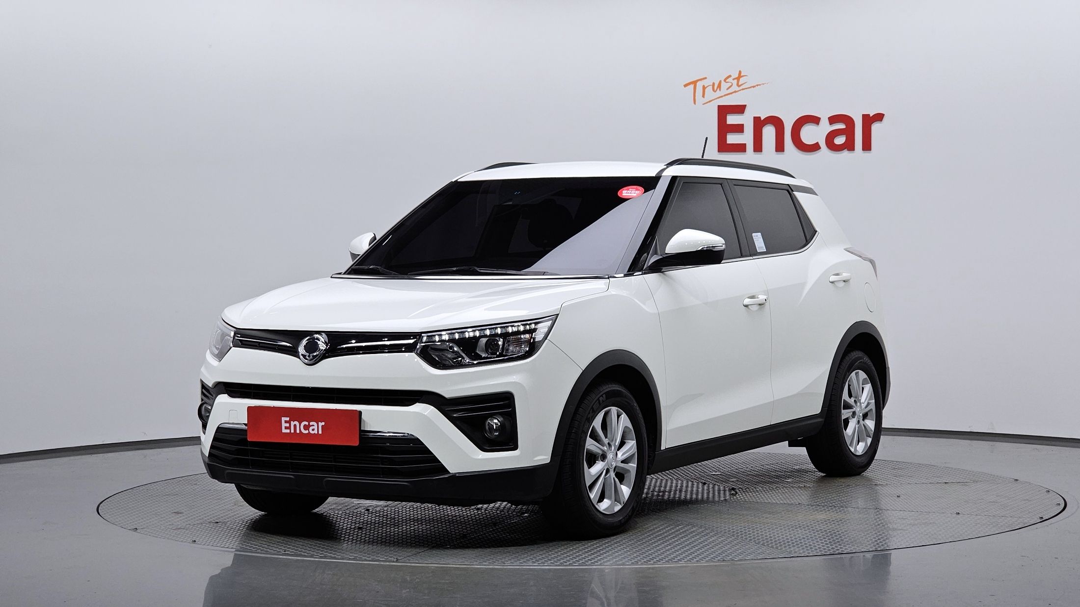 SSANGYONG TIVOLI VERY NEW