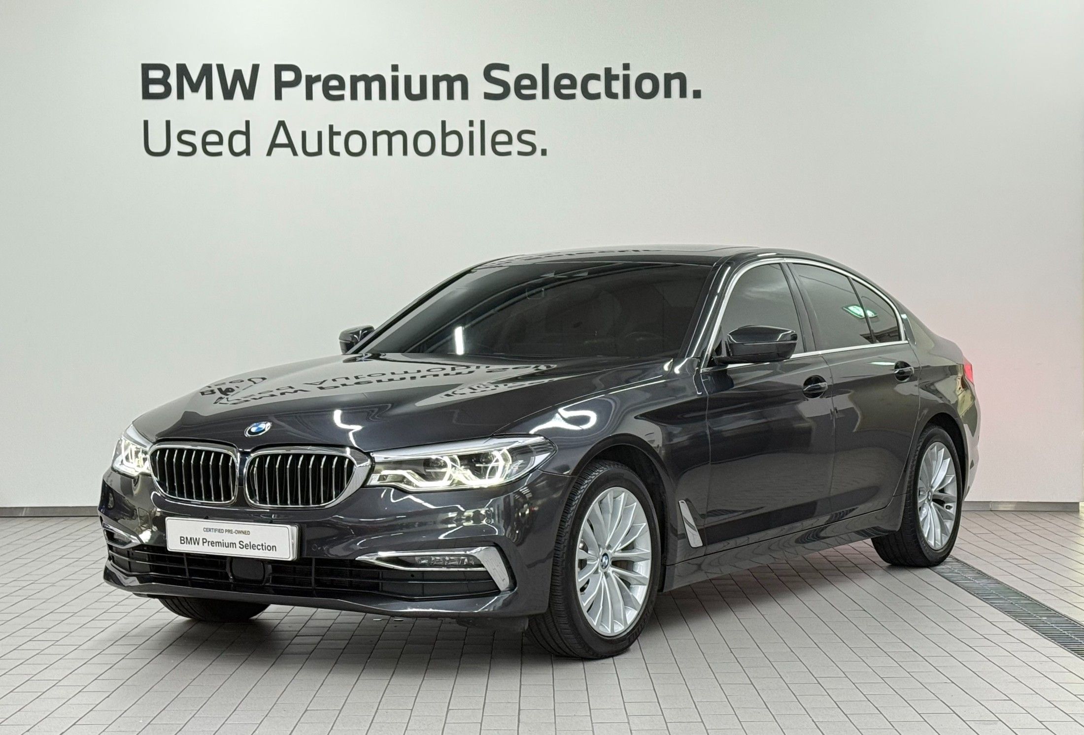 BMW 5-SERIES G30 2019