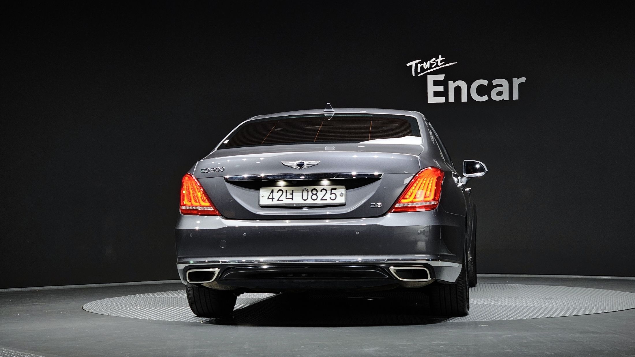 GENESIS EQ900 2016