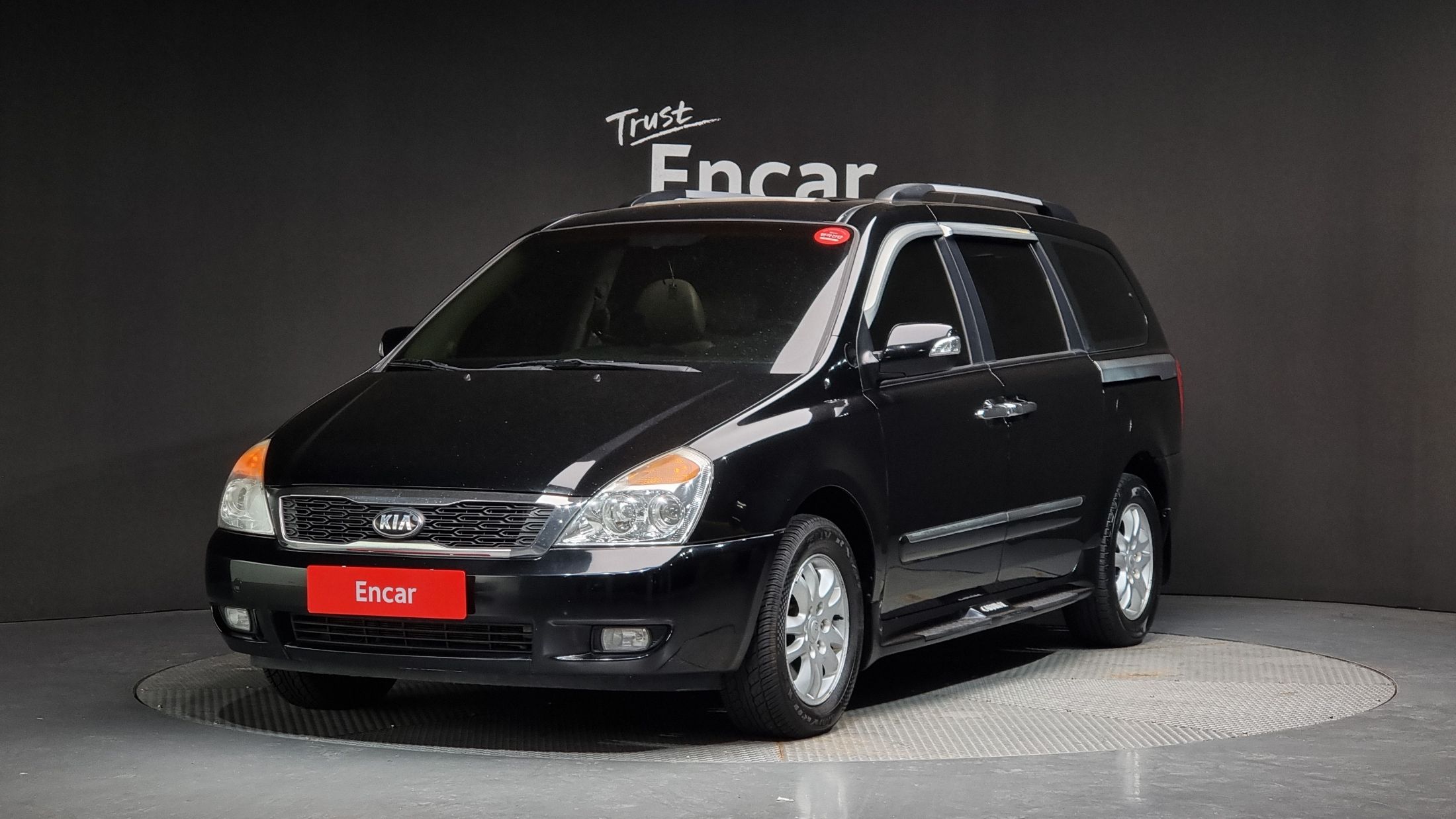 KIA CARNIVAL R 2013