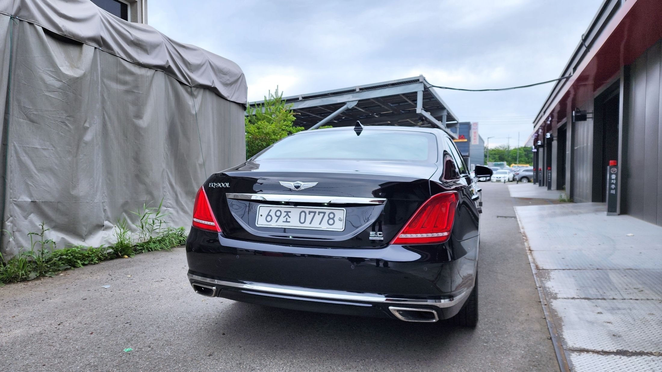 GENESIS EQ900 2016