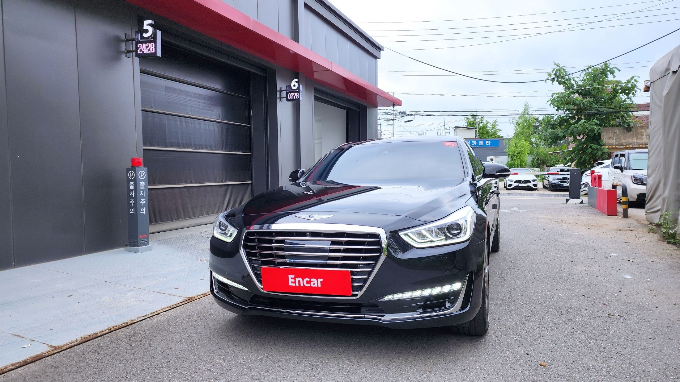 GENESIS EQ900 2016