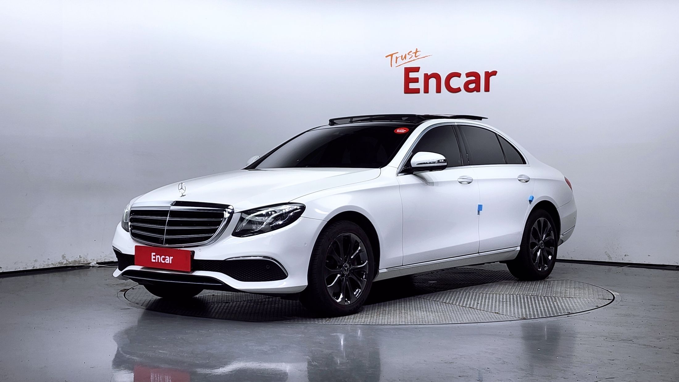 MERCEDES BENZ E-CLASS W213 2019