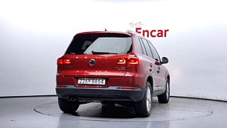 VOLKSWAGEN TIGUAN 2016