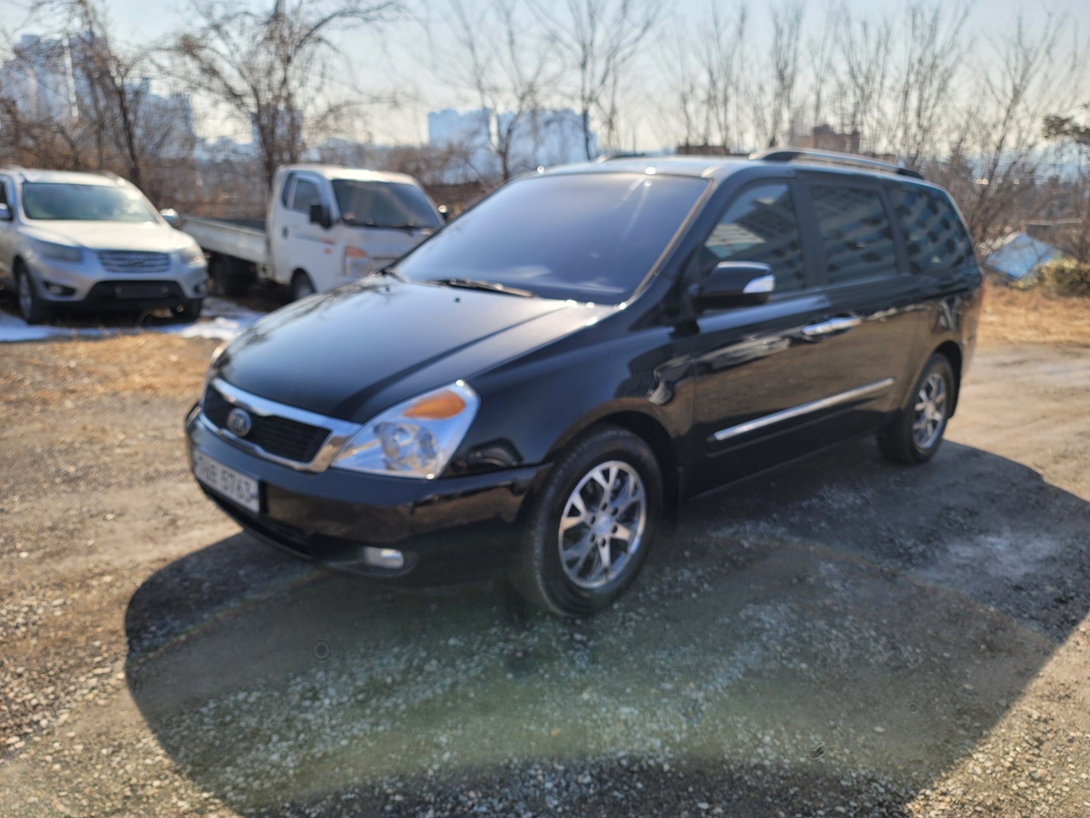 KIA CARNIVAL R 2013