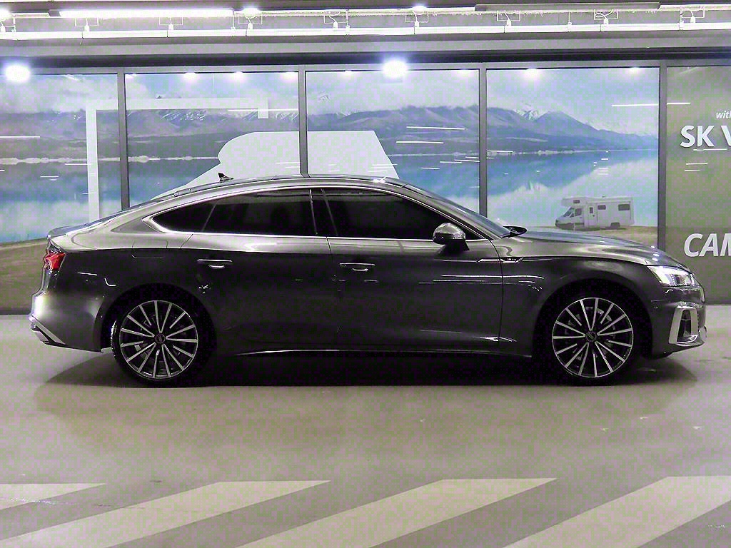 AUDI A5 F5 2023