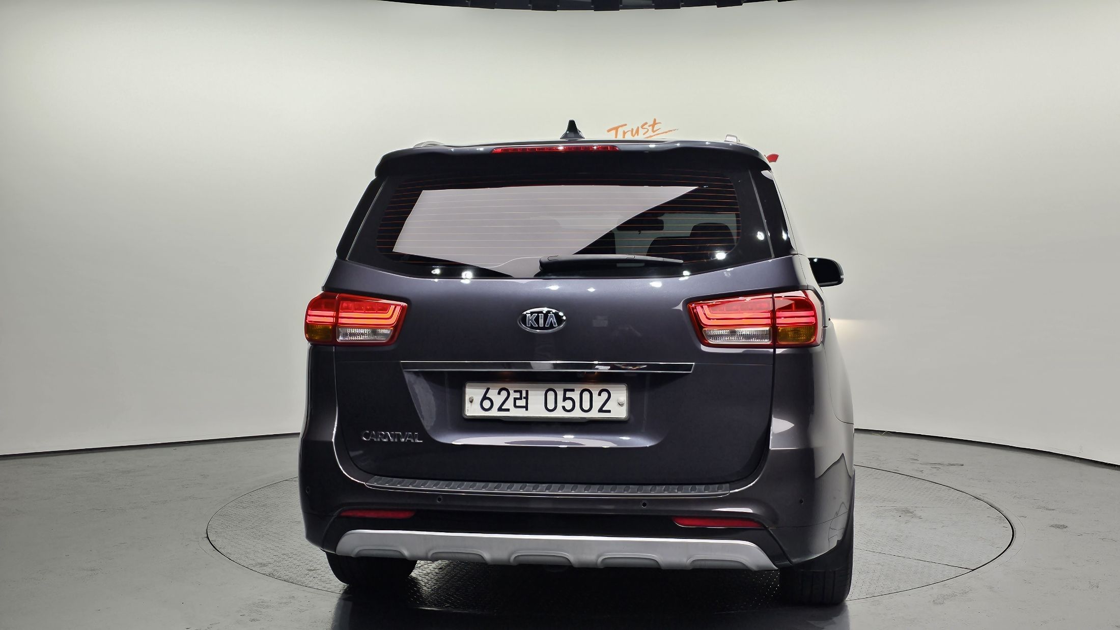 KIA CARNIVAL 2015