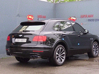 BENTLEY BENTAYGA 2020