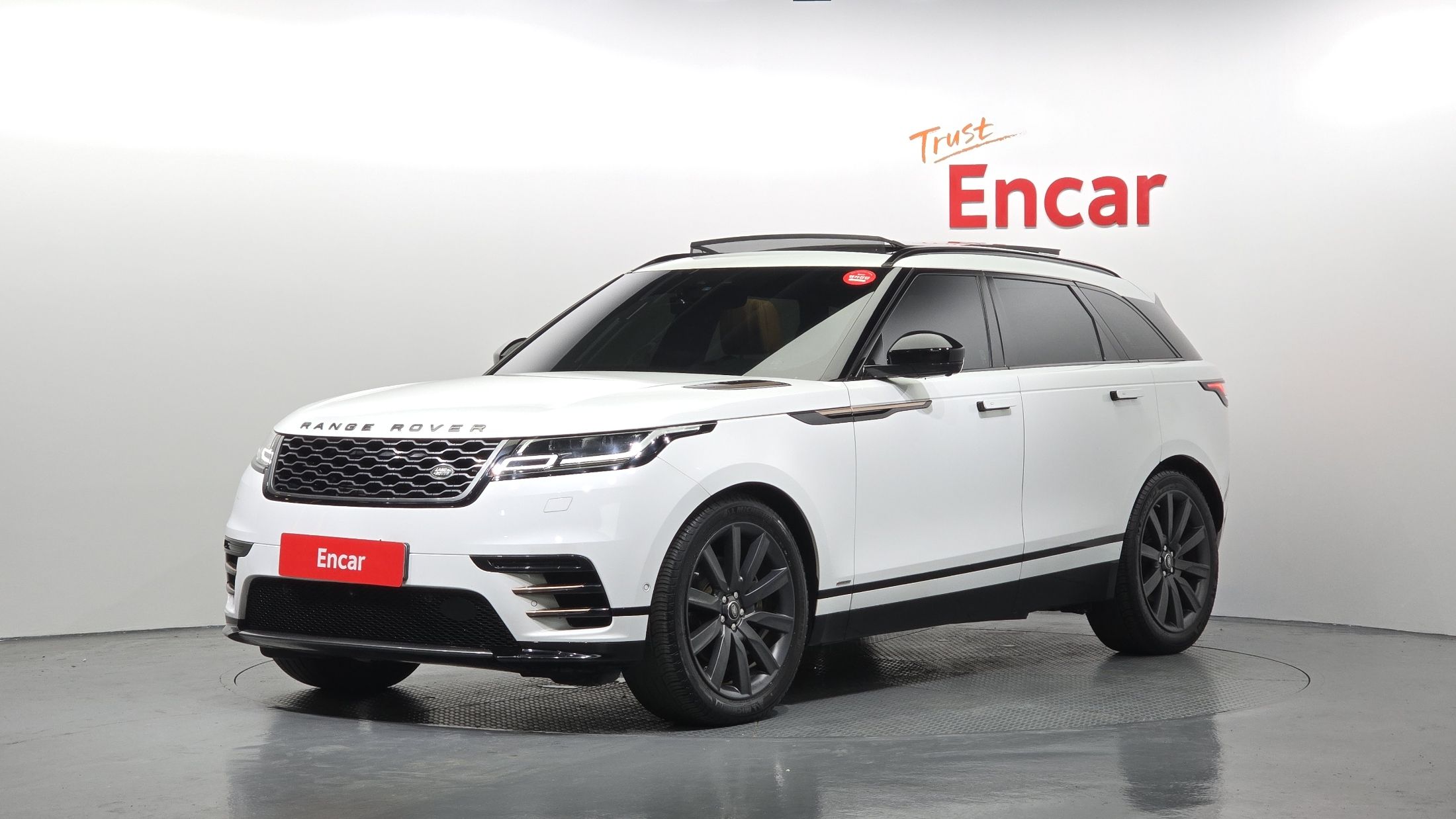 LAND ROVER RANGE ROVER VELAR
