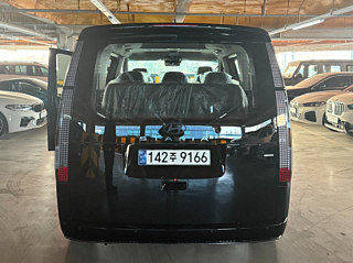 HYUNDAI STARIA 2025