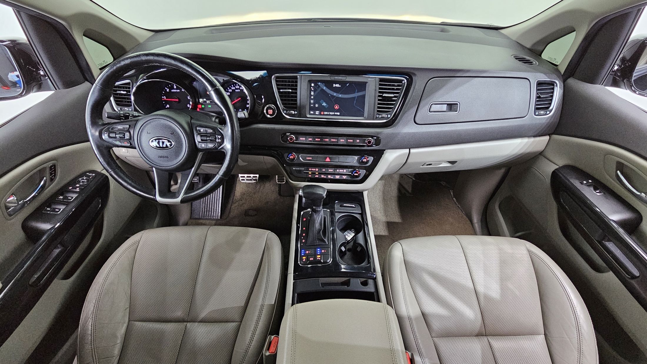 KIA CARNIVAL 2016