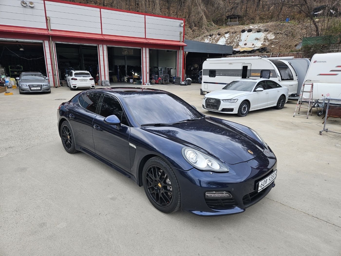 PORSCHE PANAMERA