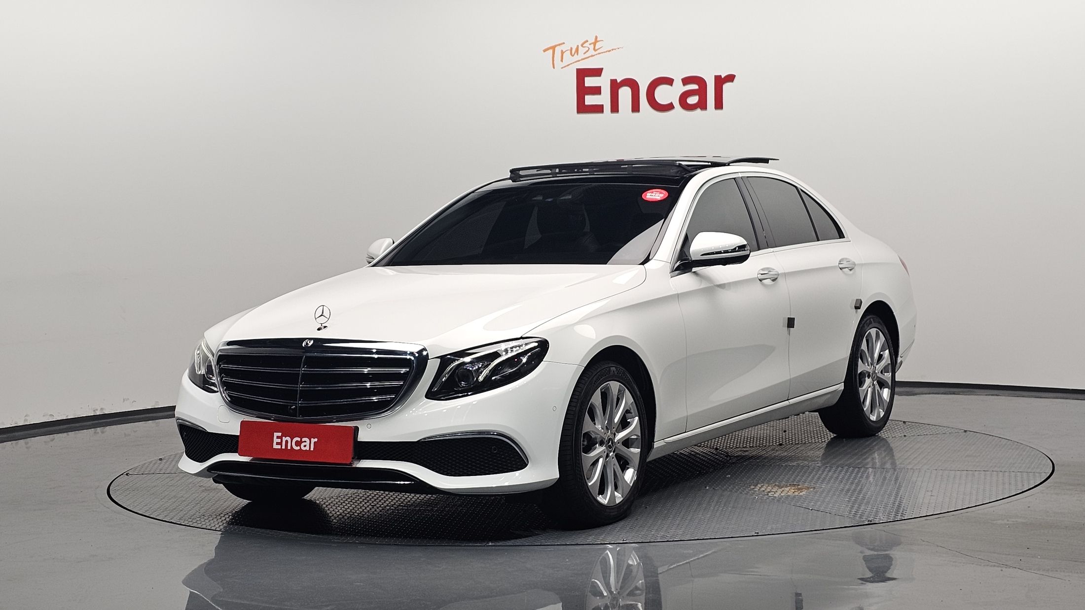 MERCEDES BENZ E-CLASS W213 2019