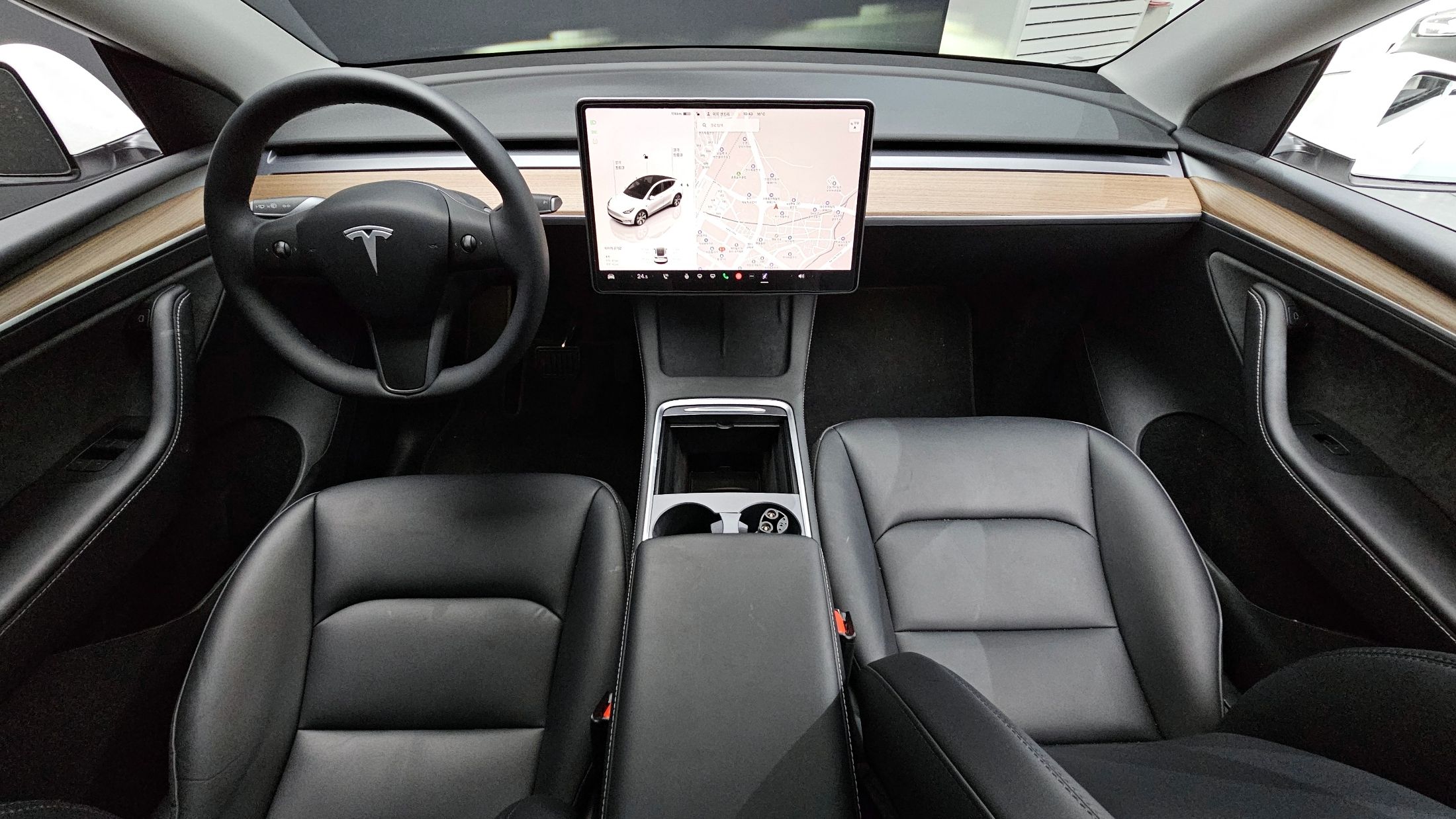 TESLA MODEL Y 2024