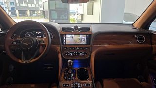 BENTLEY BENTAYGA 2023