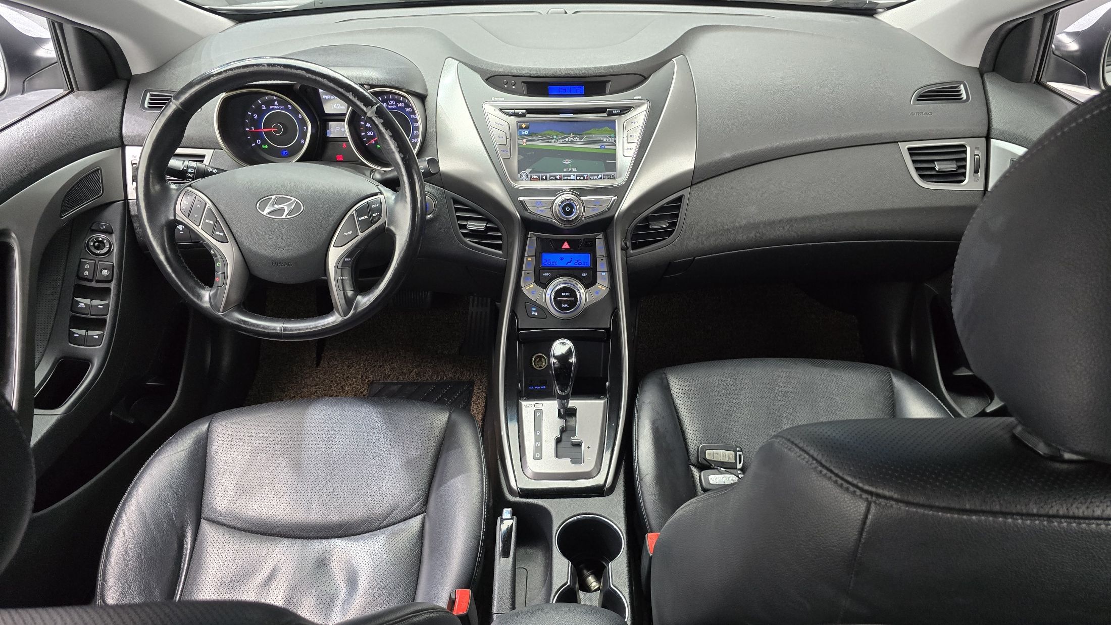 HYUNDAI AVANTE MD 2012
