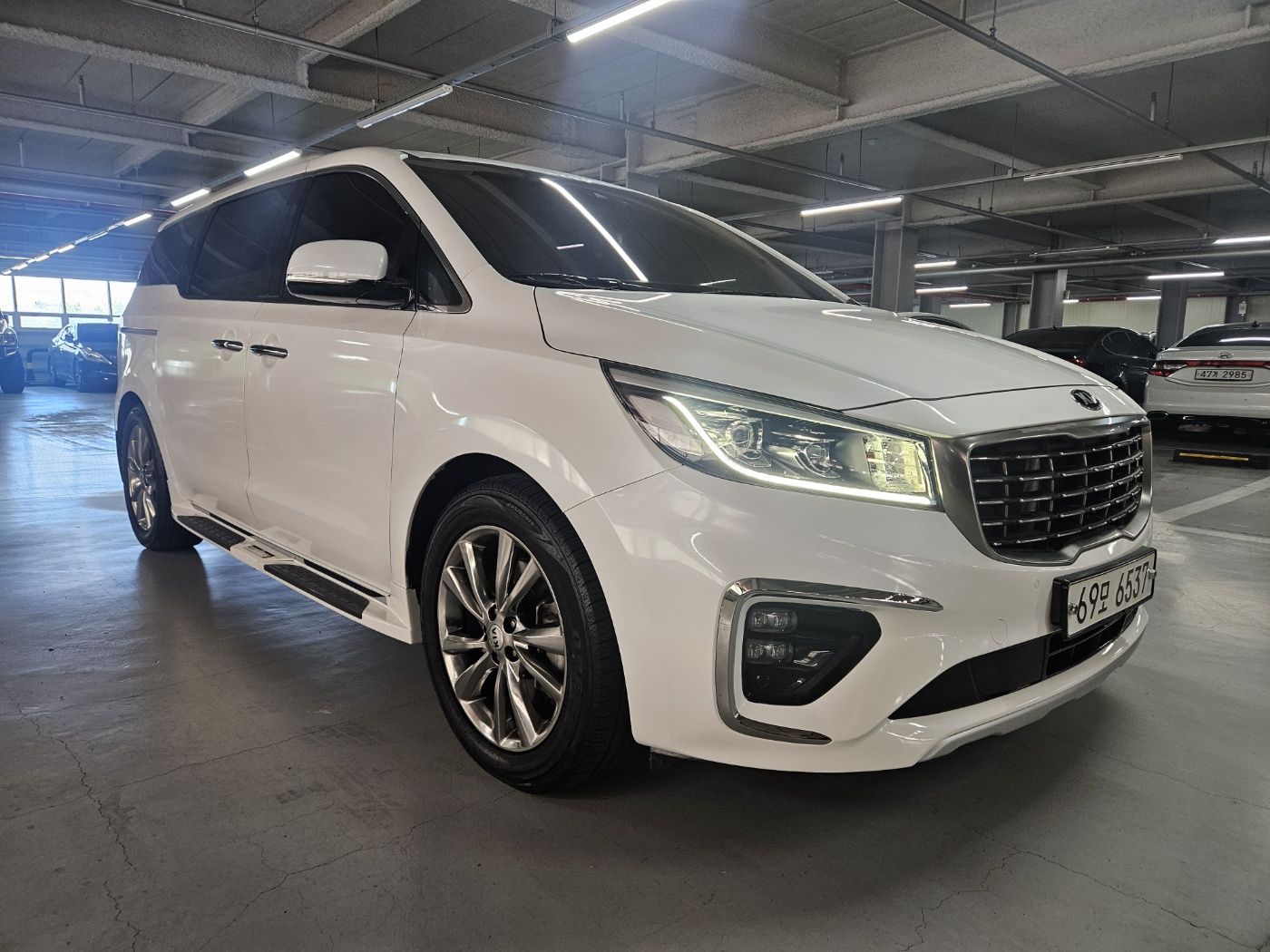 KIA CARNIVAL