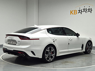 KIA STINGER 2017