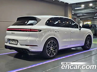 PORSCHE CAYENNE PO536 2024