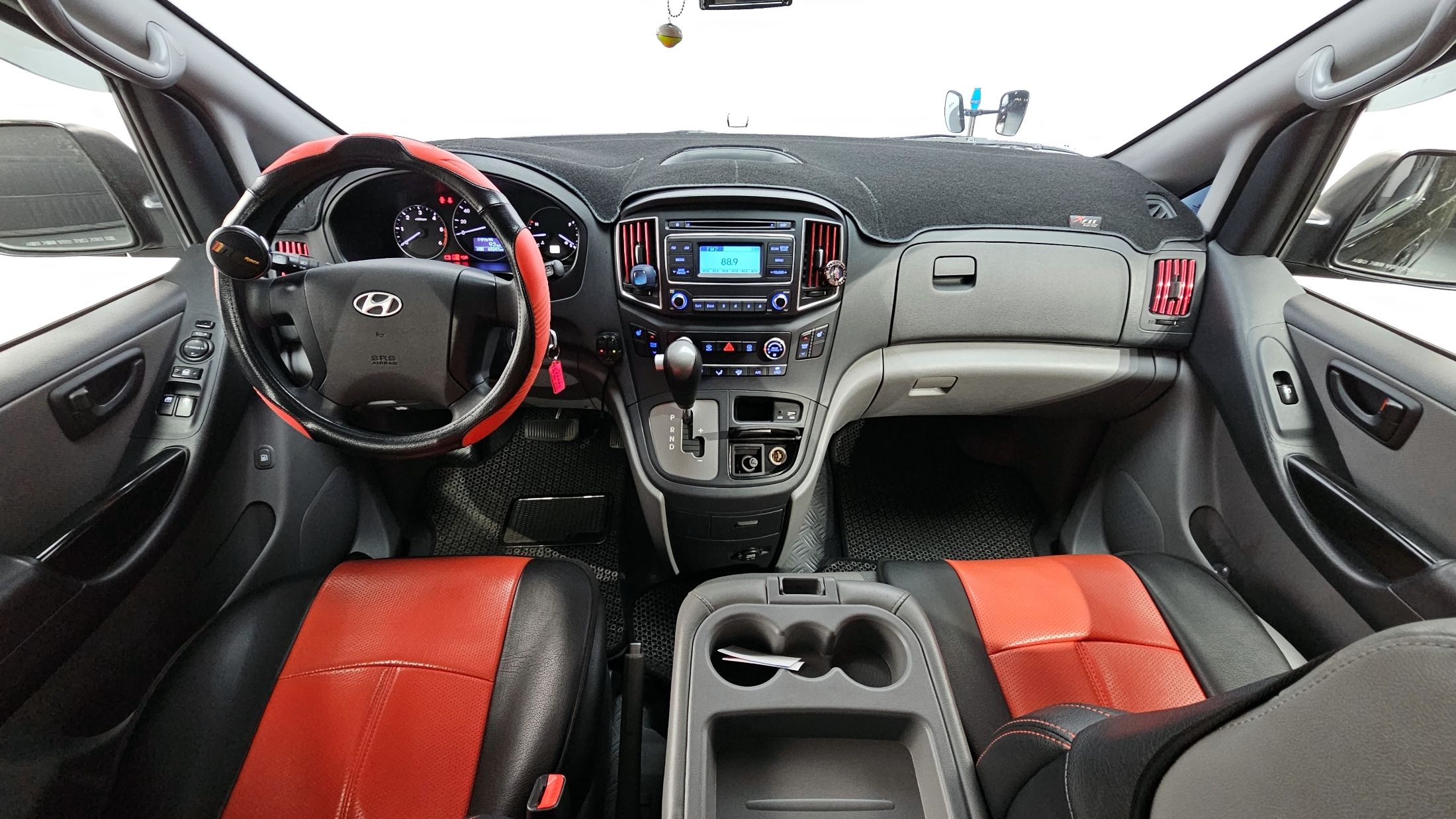 HYUNDAI STAREX GRAND 2015