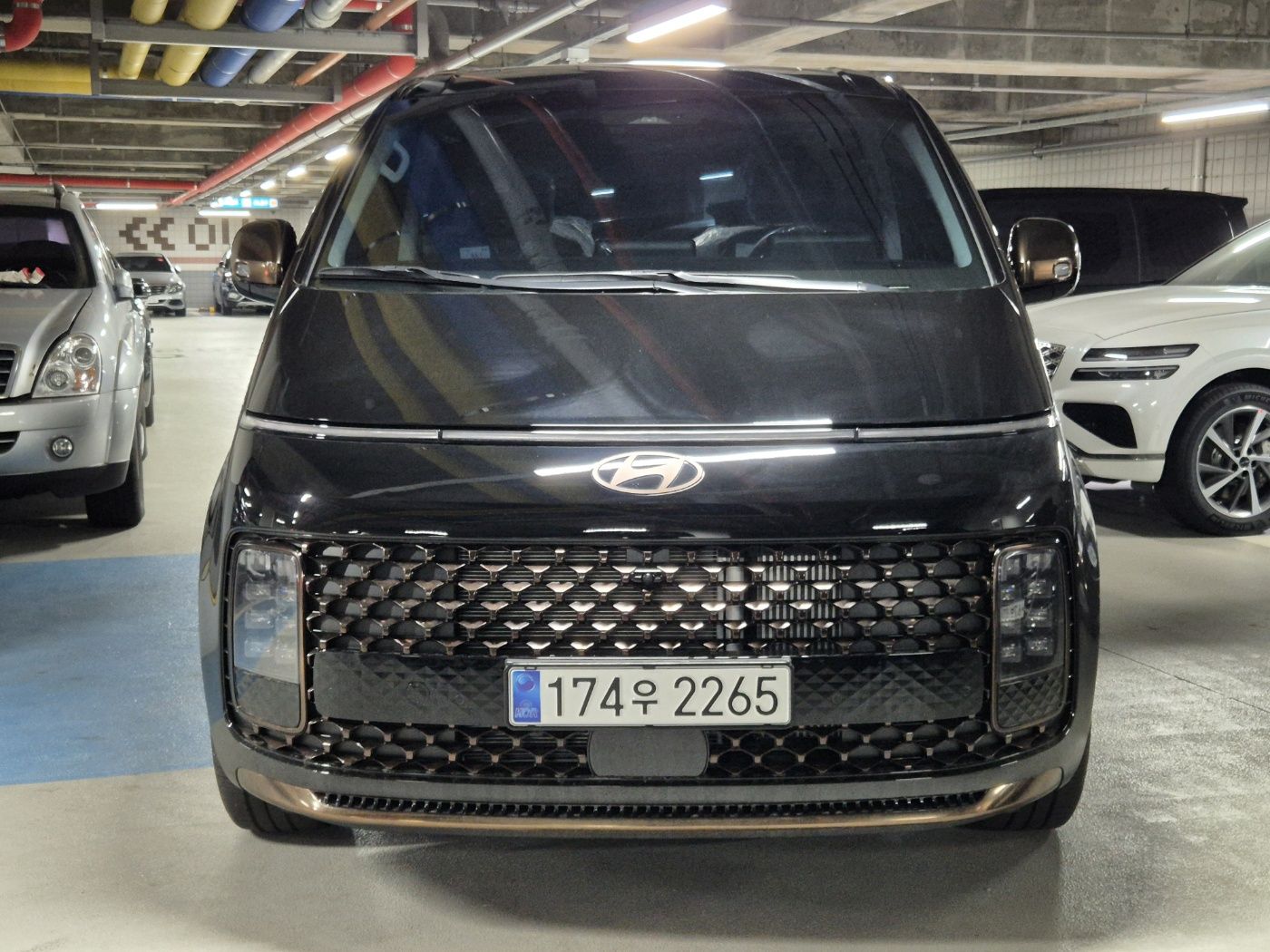 HYUNDAI STARIA