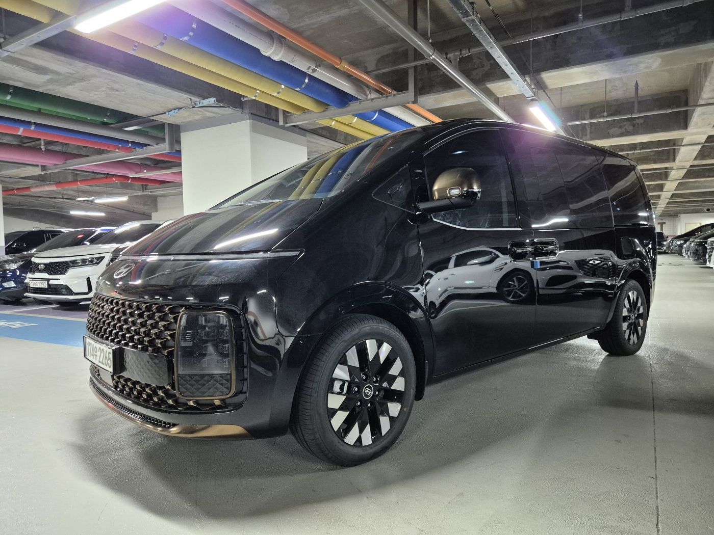 HYUNDAI STARIA