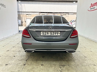 MERCEDES BENZ E-CLASS W213 2017