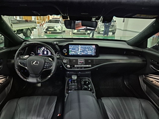 LEXUS LS500 2021