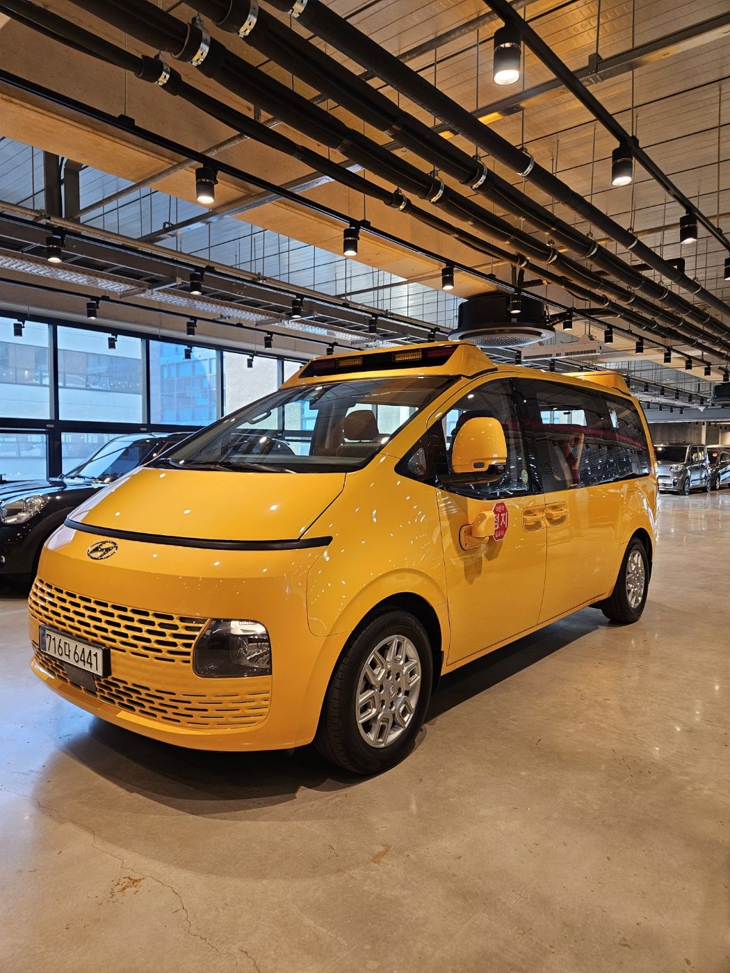 HYUNDAI STARIA 2023