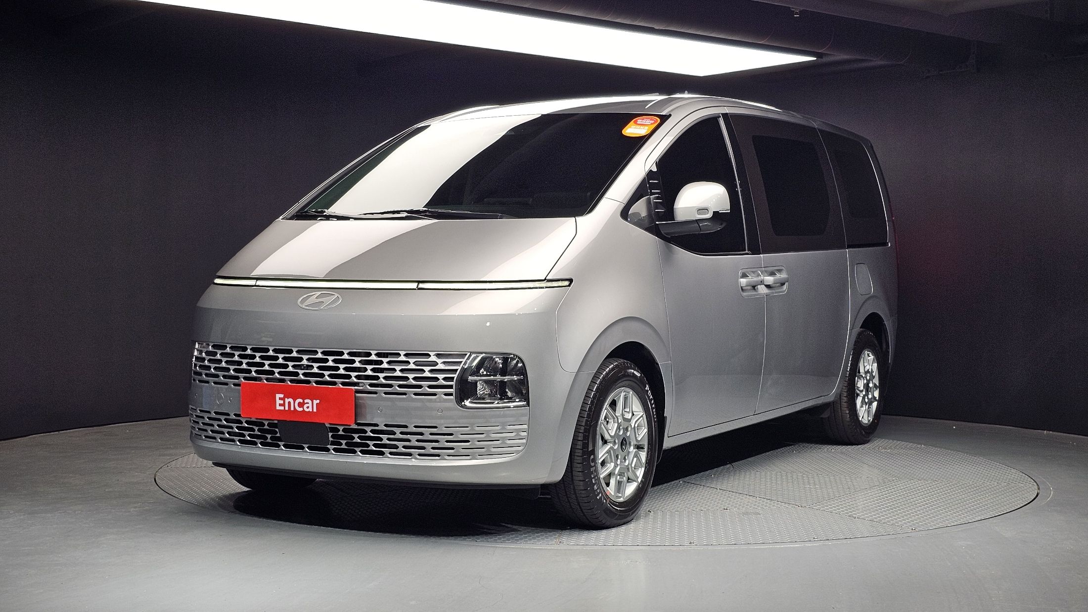 HYUNDAI STARIA 2024