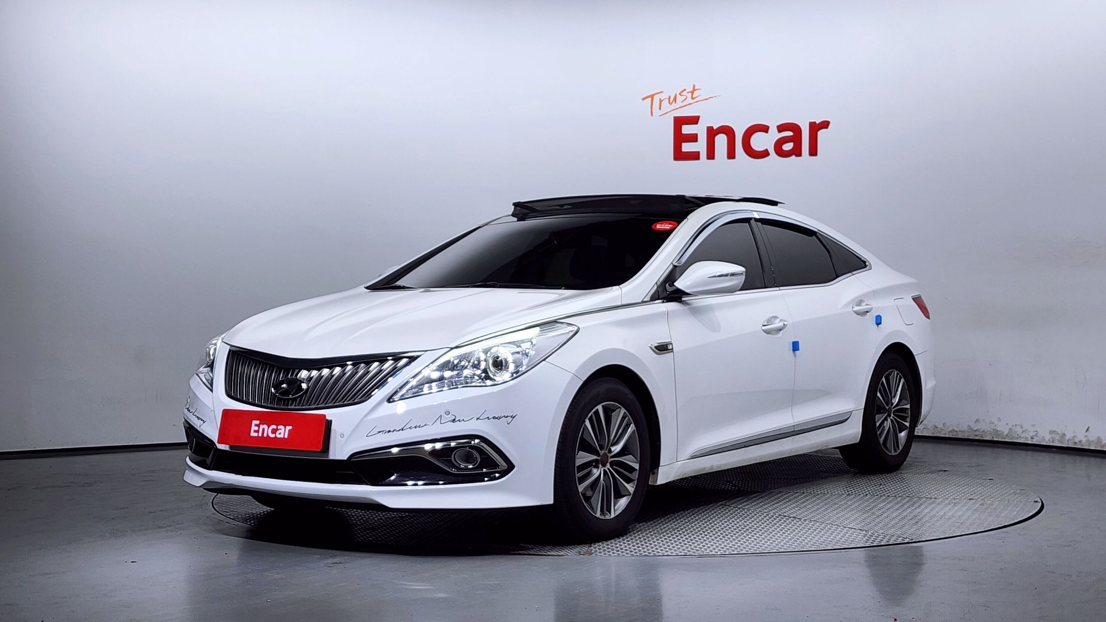HYUNDAI GRANDEUR HG 2015