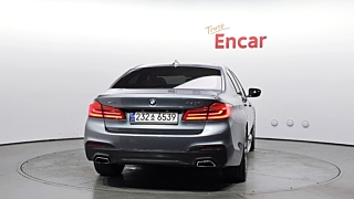 BMW 5-SERIES G30 2017