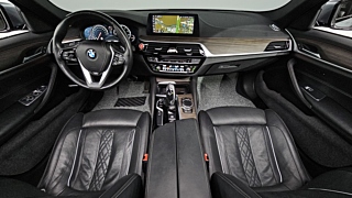BMW 5-SERIES G30 2017