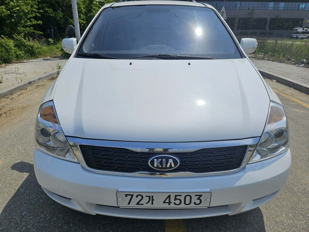 KIA CARNIVAL R